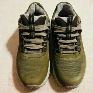 Flexi Country Women's Outdoor Sneaker Size 6